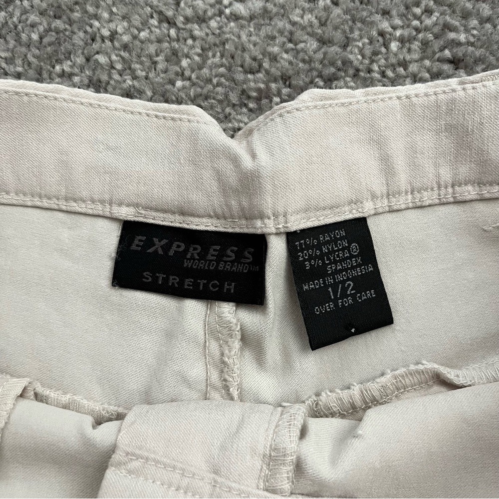 Express Shorts - Picture 4 of 6